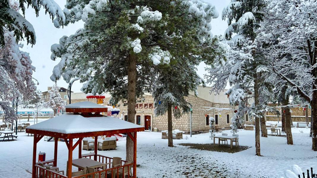 Konya Ilgın’a 30 santim kar yağdı, tüm ilçe aynı yorumu yaptı 4